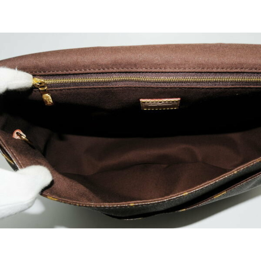 Louis Vuitton Monogram Menilmontant - Picture 2 of 3